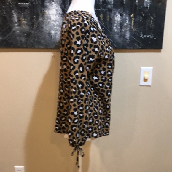 Michael Michael Kors Animal Print Pullon Ruffle Neckline Tie sleeves Top-Size P - Picture 3 of 8